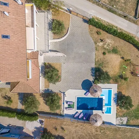 Magnificent Mande With Pool, Vrana Lake Villa Pakoštane