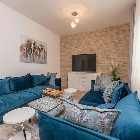 Magnificent Mande With Pool, Vrana Lake *