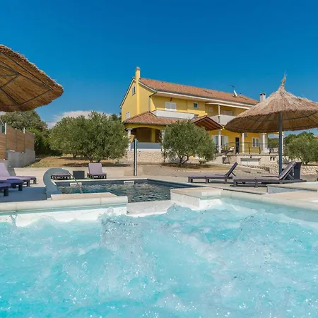 Magnificent Mande With Pool, Vrana Lake *