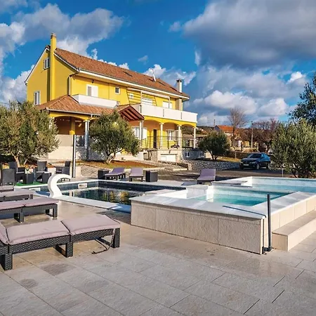 Magnificent Mande With Pool, Vrana Lake Villa *