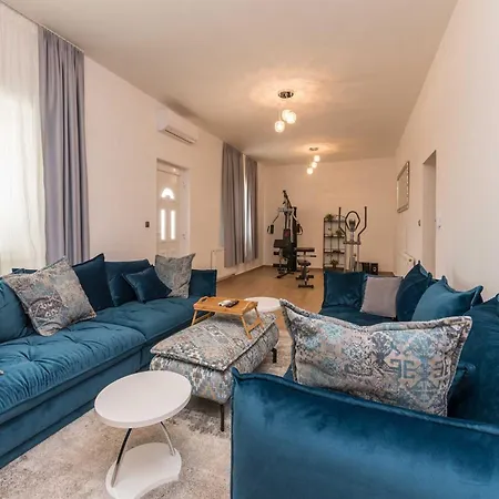 Villa Magnificent Mande With Pool, Vrana Lake *