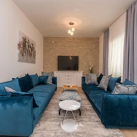 Magnificent Mande With Pool, Vrana Lake Villa Pakoštane